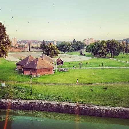 Centar Deluxe * Smederevo